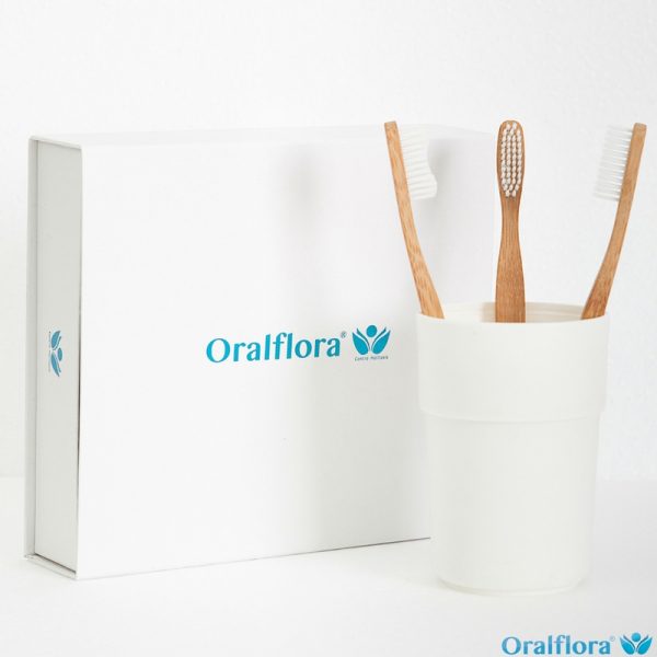 Oralflora® Bambuszahnbürste mit weißen Borsten (vegan)